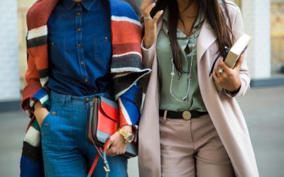 Guía de estilo: cómo crear un armario cápsula para mujeres modernas